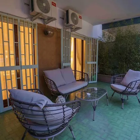 Stanzione 11 - Charming Flat In The Heart Of Vomero Naples Exterior photo